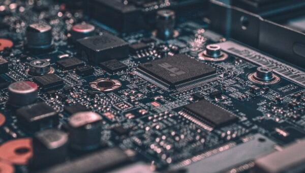 E-Ticaret Canlı Destek Yazılımları 2026: Tidio, LiveChat, Zendesk, Intercom ve Crisp Karşılaştırması
